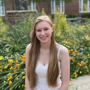 Meet your Posher, Laura